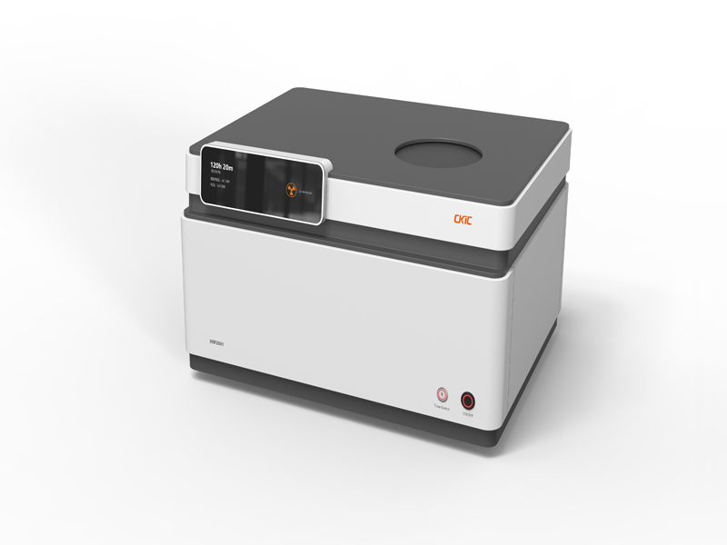 Espectrômetro EDXRF integrado para análise qualitativa e quantitativa de elementos maiores e menores. Cobre Na–U, faixa de ppm a 100%. Silicon Drift Detector com resfriamento Peltier.