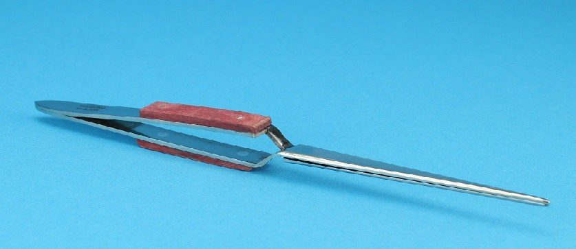 Pinça reta autofechante AR138 Alpha Resources (LECO® 760-138 ELTRA 88400-0472)